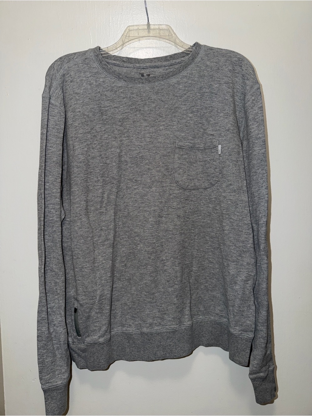 Vuori “Jeffrey’s” women’s grey pullover